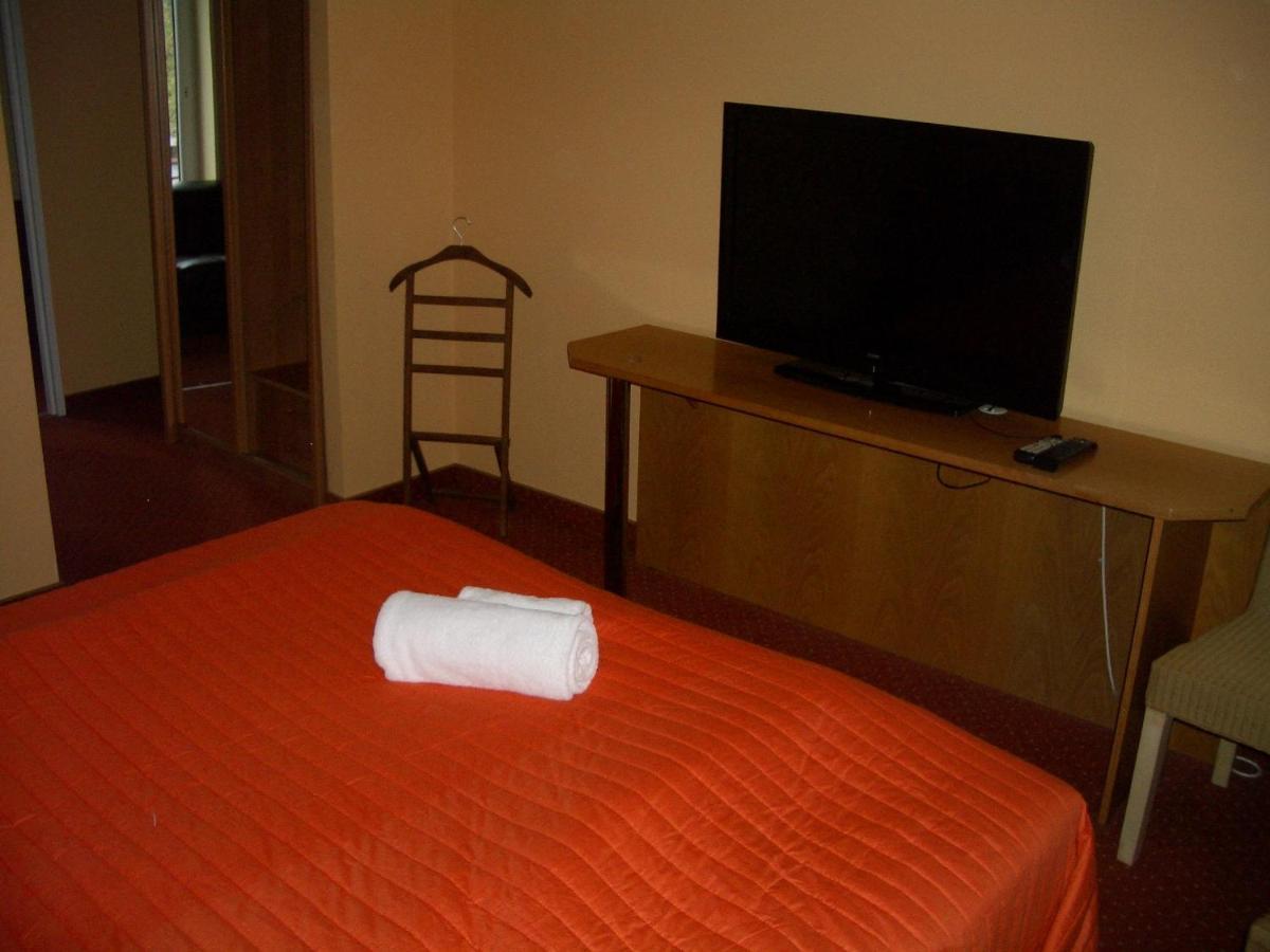 Kardamon Bed and Breakfast Żary Δωμάτιο φωτογραφία